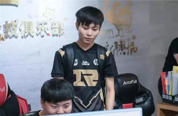 就不再是偶